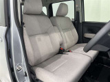 高いホールド性で運転姿勢が安定します。長距離ドライブでも疲れにくいのが魅力です。快適なドライビングライフをお送りください♪