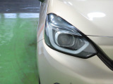 LEDヘッドライトは、点灯の瞬間から光量を発揮し、突然暗くなるトンネルなどでの安定感を高めます。