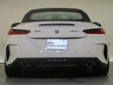 BMWのお車は、走行の安定性とコーナリングの良さを追求し、思い通りにハンドルの操作可能です。試乗車もご用意しておりますので、ぜひ&ldquo;駆け抜ける歓びをご体感ください!