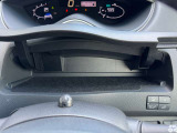 運転席アッパーボックス☆細かな物の収納にお使いください(^^)/