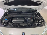 BMW 1.5L 直列3気筒ツインパワーターボ ガソリンエンジン :バルブトロニック(無段階可変バルブリフト)、ダイレクトインジェクションシステム、ダブルVANOS(吸排気無段階可変バルブタイミング)