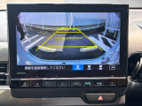 バックでの駐車が苦手な方や運転にあまり自信のない方でも後方の視界をしっかりサポート。安心して車庫入れが出来るバックカメラを装備しています!