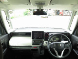 視界が広く運転しやすいインパネデザインです。