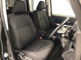 コンパクトカーですが、窮屈感もなくゆったり乗っていただけます。