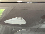 【トヨタセーフティセンス】走行中に前方の車両等を認識し、衝突しそうな時は警報とブレーキで衝突回避と被害軽減をアシスト。より安全にドライブをお楽しみいただけます。