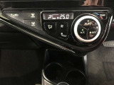 オートエアコンです。温度設定ができます。冷え性の方が乗っても安心ですね♪