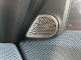 harman/kardon製 HiFi ラウド・スピーカー・システムを搭載しております。