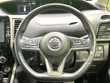 【純正革巻きステアリング】上質な革を使用することで、手にしっかり馴染みとても運転しやすいハンドルです♪