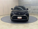 お車購入のポイントとなるフロントマスクです!シャープな目つきが印象的なデザインのヘッドランプです。