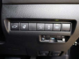 LEDヘッドライトです。デザイン性がよくとても明るいので、夜間の走行や悪天候でも安心です。しかも長寿命!