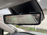 【デジタルインナーミラー】後席の大きな荷物や同乗者で後方が確認しづらい時でも安心!カメラが撮影した車両後方の映像をルームミラー内に表示。クリアな視界で状況の確認が可能です!