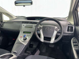 運転席まわりです。 各操作スイッチは使いやすい位置に配置されてます。