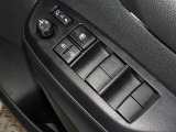 電動格納式ドアミラー・パワーウインドウを装備しています。