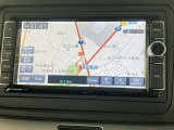 タッチスクリーンを採用。従来のナビゲーションシステムの域を超える、車両を総合的に管理するインフォテイメントシステムです。