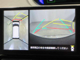 パノラミックビューモニター付きです。車両を上から見たような映像をディスプレイオーディオ画面に表示。運転席からの目視だけでは見にくい、車両周辺の状況をリアルタイムでしっかり確認できます。