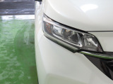 LEDヘッドライトは、点灯の瞬間から光量を発揮し、突然暗くなるトンネルなどでの安定感を高めます。