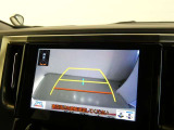 車庫入れや駐車で威力を発揮するのがバックモニター!ナビディスプレイに後ろの様子が映し出されるから安心です。