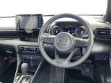 運転席まわりです。 各操作スイッチは使いやすい位置に配置されてます。