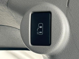 【パワースライドドア】スマートキーや運転席のスイッチでスライドドアの開閉が可能♪電動だから力を入れてドアを開ける必要が無く、小さいお子様でも、重い荷物を持っている時もラクに開け閉めできます♪