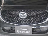 【フロントレーダーセンサー】フロントレーダーセンサーから送信される電波が前方車や障害物に反射し、もどってきた電波を検知することで制御しています。