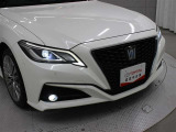 歩行者検知(昼夜)や、自転車運転者検知(昼)をおこない衝突回避または被害軽減に寄与するプリクラッシュセーフティに対応する事故形態を拡大された「Toyota Safety Sense」を装備しています。