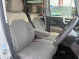 自社認証工場を完備しておりますので、納車前の車検・整備や、アフターメンテナスもばっちりですので、安心して当社にお任せ下さい。また、当社にて車輌ご成約のお客様はオイル交換永久無料のサービス付きです!