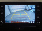 ☆リバース連動のバックカメラです。後方確認しながら車庫入れできます。もちろんカメラばっかりはだめですよ。周囲をしっかり確認してください。