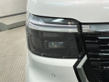 LEDヘッドライトは、点灯の瞬間から最大光量を発揮し、突然暗くなるトンネルなどでの安定感を高めます。