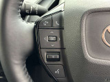 運転中、オーディオの操作をしてて、ハッとしたことはありませんか?ステアリングスイッチは、運転中でもハンドルでオーディオの操作が可能です。安全なドライブをサポートします。