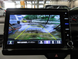 バックカメラの画像です。ガイドラインがスムースな車庫入れをサポートいたします。車庫入れの安心感がアップしますね。