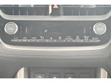 お好きな温度に設定すれば自動的に温度を調節、車内を快適空間に仕上げてくれます。