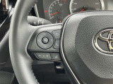 ステアリングスイッチ付きで運転中、前方から目線をそらすことなく、オーディオ等の操作が可能です!
