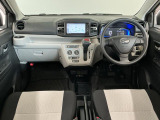 【インパネ】運転のしやすさを最優先に設計された見晴らしの良いフロントビュー。車両間隔が掴みやすく狭い道でも安心♪「安全」と「品質」を最優先に、安心してお乗りいただけるクルマを提供いたします。