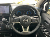【純正革巻きステアリング】上質な革を使用することで、手にしっかり馴染みとても運転しやすいハンドルです♪
