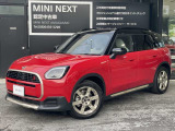 MINIカントリーマンS ALL4 チリレッド/ブラックルーフが登場!!伝統的なMINIの色合いであるチリレッド!シルバーの外装と合わさり、より高級感のある印象に!Mパッケージ装備車両で快適にご利用いただけます!