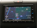 純正エントリーインターナビ(VXM-235Ci)&バックカメラが装備されているので、普段の使い勝手もロングドライブも快適です。
