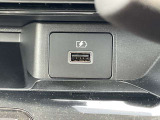 充電用USBコネクタです