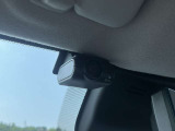 【日産純正 車内撮影用カメラ付きドライブレコーダー装着車】 映像/音声の記録はもちろん、映像再生時に走行軌跡や車速のわかるGPS搭載。事故時の客観的な検証に役立ちます