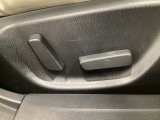 運転席は6wayパワーシートを採用しています。