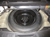 スペアタイヤ、装備車です。最近は、スペアタイヤが無くなってきていますが、やはりあれば安心ですよね!でもでも、交換するのは大変、JAFにお任せ!365日24時間対応します!是非ご加入下さい!