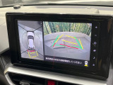 【パノラミックビューモニター】専用のカメラにより、上から見下ろしたような視点で360度クルマの周囲を確認することができます☆死角部分も確認しやすく、狭い場所での切り返しや駐車もスムーズに行えます。