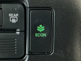 ★ECONスイッチ★ エコドライブを加速しよう!スイッチをONにすると、運転の仕方によるロスを抑え込み燃費をよくするようクルマが頑張ります(*^ー^*)燃費向上にチャレンジ♪