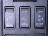 両側電動スライドドアを装備しております。