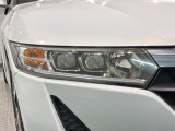 LEDヘッドライトは、点灯の瞬間から最大光量を発揮し、突然暗くなるトンネルなどでの安定感を高めます。