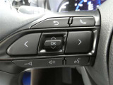 【ステアリングスイッチ】ステアリングから手を伸ばさなくても簡単にオーディオコントロールできますので、安全ですね。