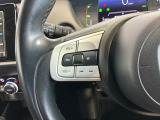 ステアリングにオーディオ操作スイッチが付いています。オーディオ画面に直接タッチしなくても操作が出来ますので、運転に集中できます。