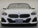 【キドニーグリル】BMWの代名詞。一目見ただけでBMWであると認識できる確固たるアイコンとして存在感を放ちます。