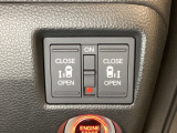 リアドアは乗り降りに便利な両側電動スライドドアです。また運転席に座っていながらスイッチ操作で自在にスライドドアを開け閉めできます。