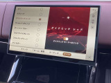 【プレミアムキャビンライト】車内の雰囲気をモダンで魅力的に演出し、快適な運転体験を提供します。色や明るさの調整が可能で、カスタマイズできます。