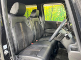 運転席シート廻りは使用感も少なく、良好な状態となっています。前オーナー様が丁寧に使っていたことがよくわかりますね。